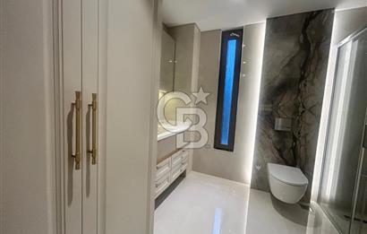 Çengelköy'de boğaz manzaralı, balkonlu 4+1 165 m2 lüks daire