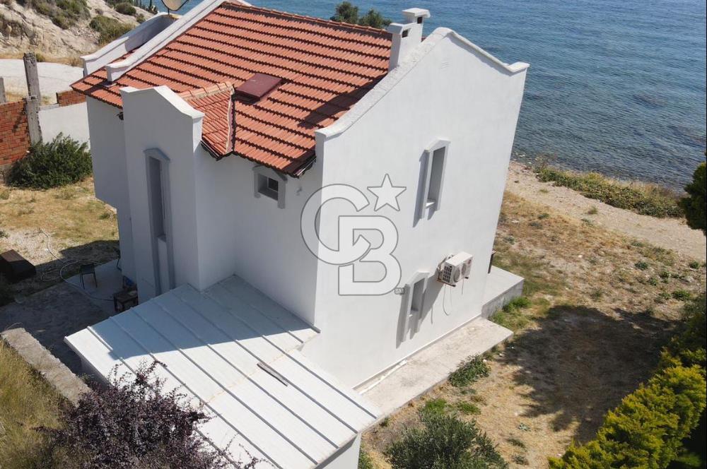  Karaburun Mordoğan da Denize Sıfır Satılık Müstakil Villa