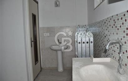 Karaman Salı Pazarı Yakını Geniş Kiralık Dükkan