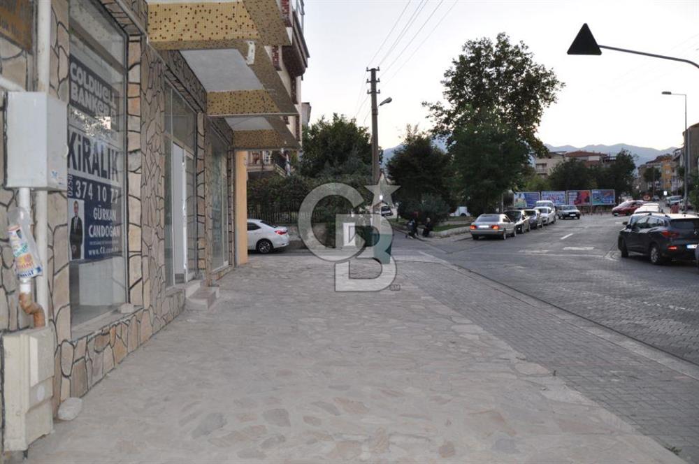 Karaman Salı Pazarı Yakını Geniş Kiralık Dükkan