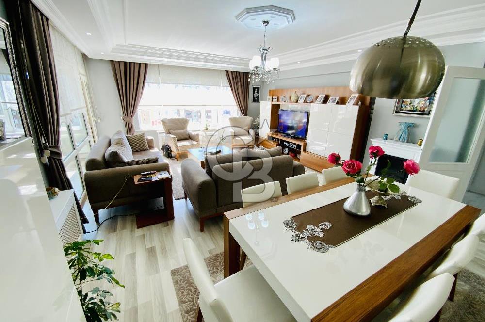 Beylikdüzü Adnan Kahveci Mah. Tadilatlı 185 m2 Satılık 3+1 Daire