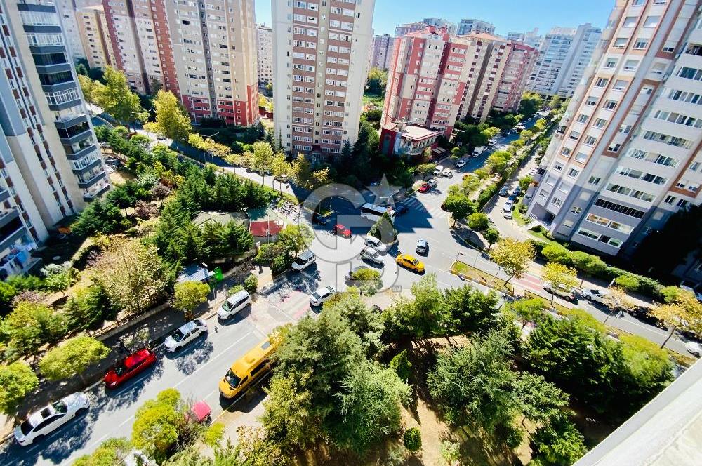 Beylikdüzü Adnan Kahveci Mah. Tadilatlı 185 m2 Satılık 3+1 Daire