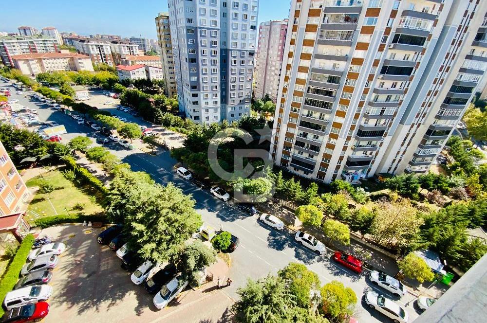 Beylikdüzü Adnan Kahveci Mah. Tadilatlı 185 m2 Satılık 3+1 Daire