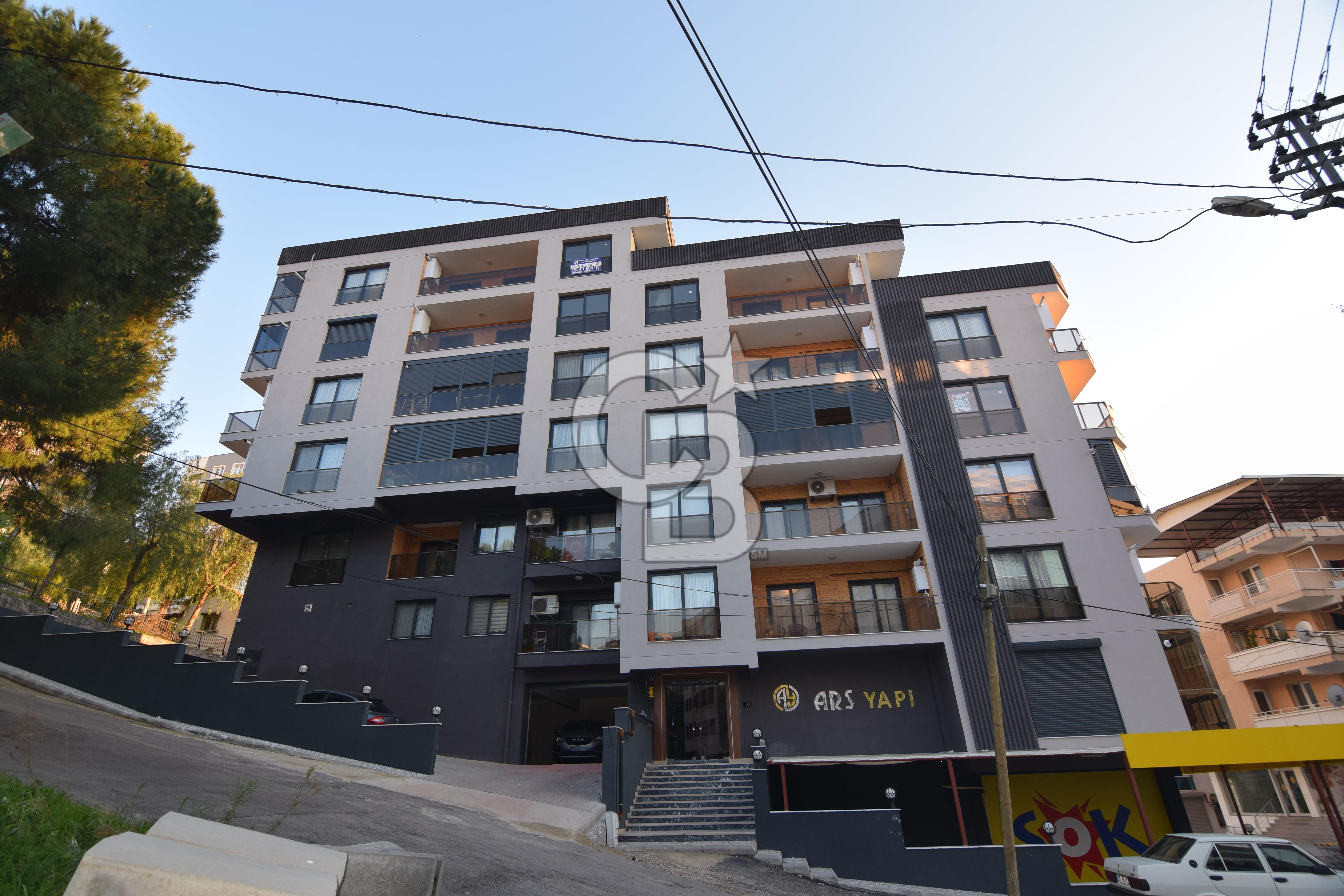 Küçükçiğli mah Kiralık Geniş Salon ve Teraslı 2+1 Daire 