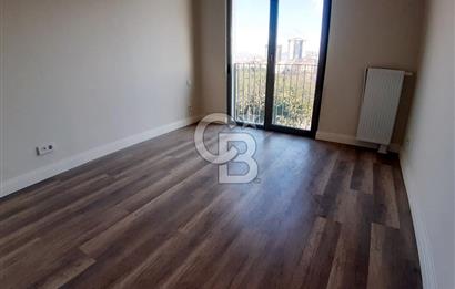 SUR YAPI LAVENDER SİTESİNDE SATILIK GENİŞ ARA KAT
