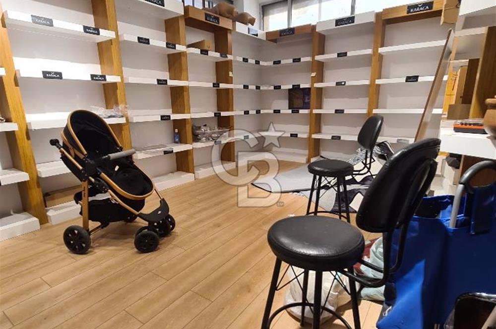 Kasımpaşa Hicret Pasajında Kiralık Girişte İlk Dükkan