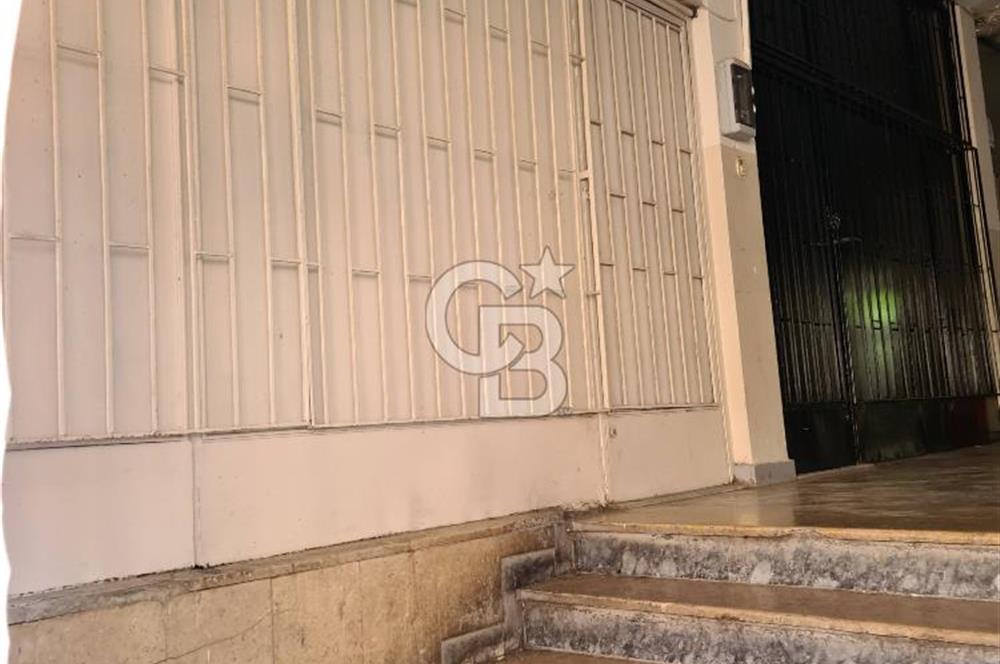 Kasımpaşa Hicret Pasajında Kiralık Girişte İlk Dükkan