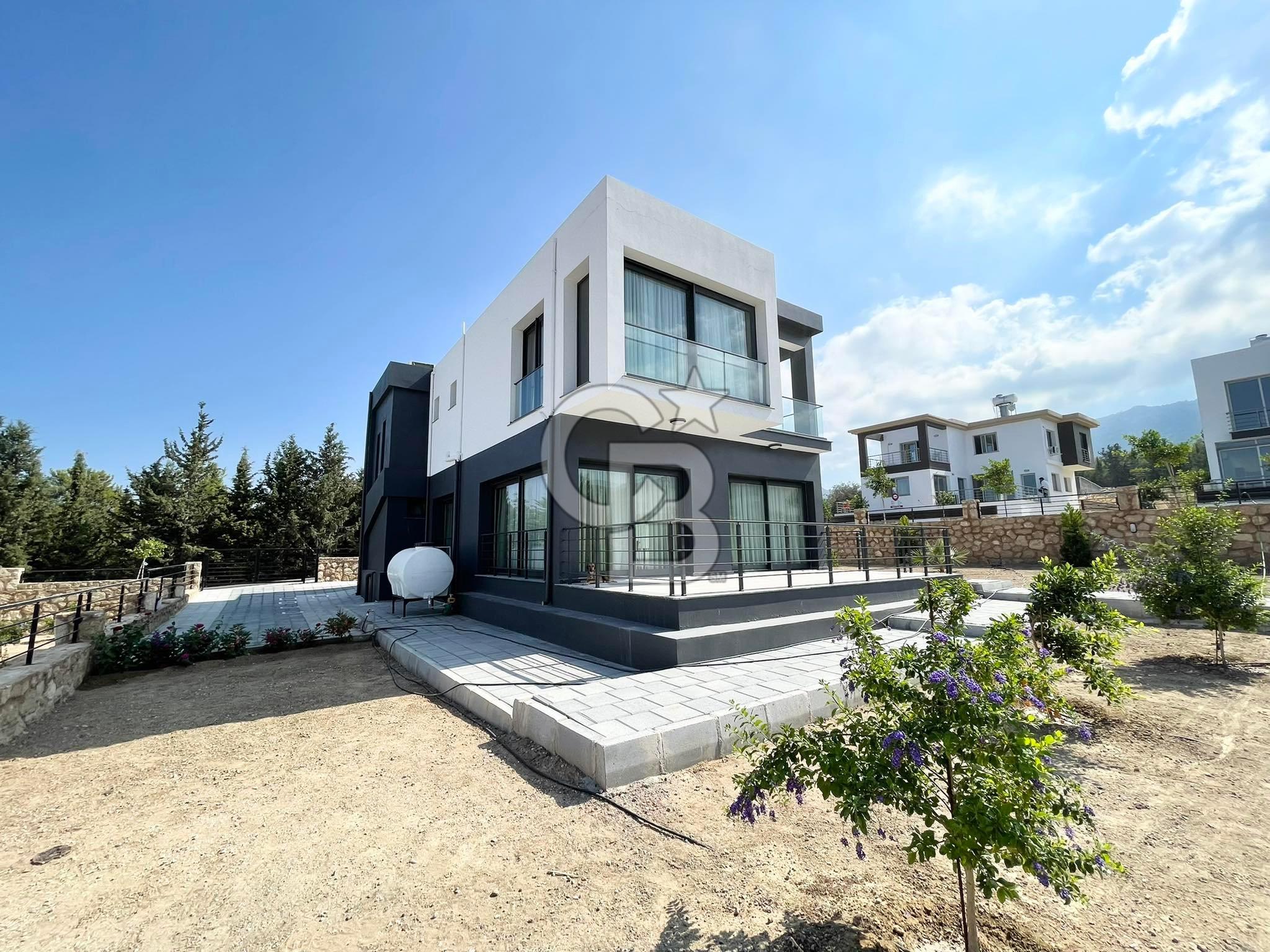 KIBRIS GİRNE ÇATALKÖY DE SATILIK  FARKLI ARSA BÜYÜKLÜKLERİNDE 3+1 ÇOK ÖZEL VİLLALAR