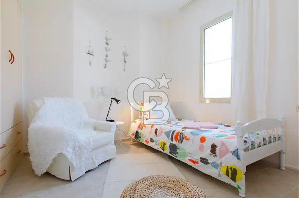 ESKİFOÇA SİTE İÇİ FULL EŞYALI FERAH 4 MEVSİMLİK KİRALIK VİLLA