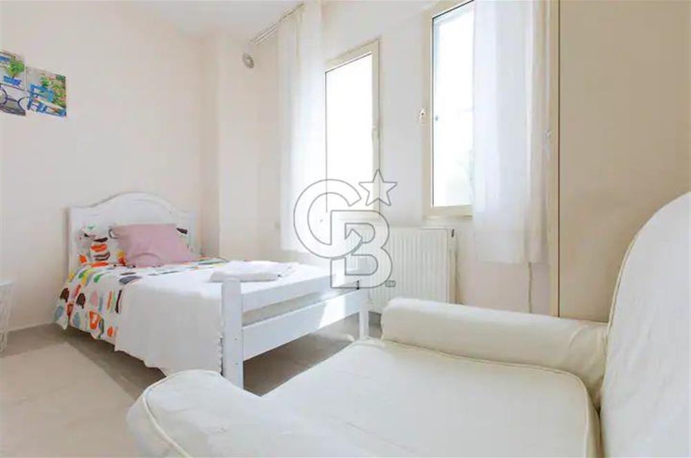 ESKİFOÇA SİTE İÇİ FULL EŞYALI FERAH 4 MEVSİMLİK KİRALIK VİLLA