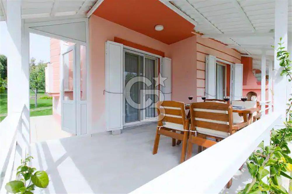 ESKİFOÇA SİTE İÇİ FULL EŞYALI FERAH 4 MEVSİMLİK KİRALIK VİLLA