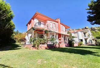 ESKİFOÇA SİTE İÇİ FULL EŞYALI FERAH 4 MEVSİMLİK KİRALIK VİLLA - 1 - 323333