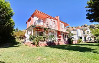 ESKİFOÇA SİTE İÇİ FULL EŞYALI FERAH 4 MEVSİMLİK KİRALIK VİLLA