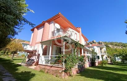ESKİFOÇA SİTE İÇİ FULL EŞYALI FERAH 4 MEVSİMLİK KİRALIK VİLLA