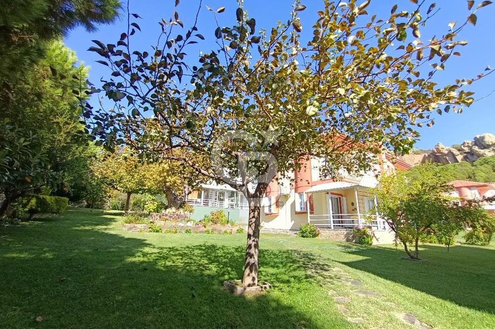 ESKİFOÇA SİTE İÇİ FULL EŞYALI FERAH 4 MEVSİMLİK KİRALIK VİLLA