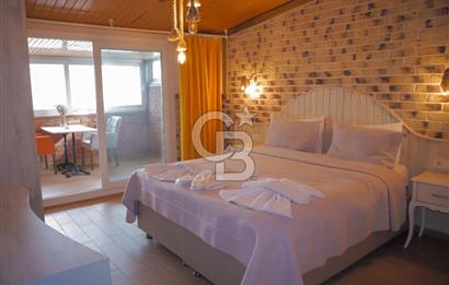 URLA İSKELE'DE DENİZ MANZARALI SATILIK BUTİK OTEL