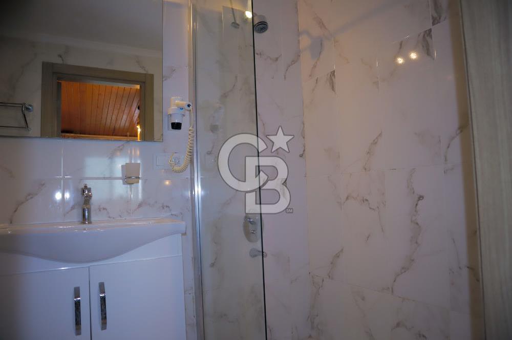 URLA İSKELE'DE DENİZ MANZARALI SATILIK BUTİK OTEL
