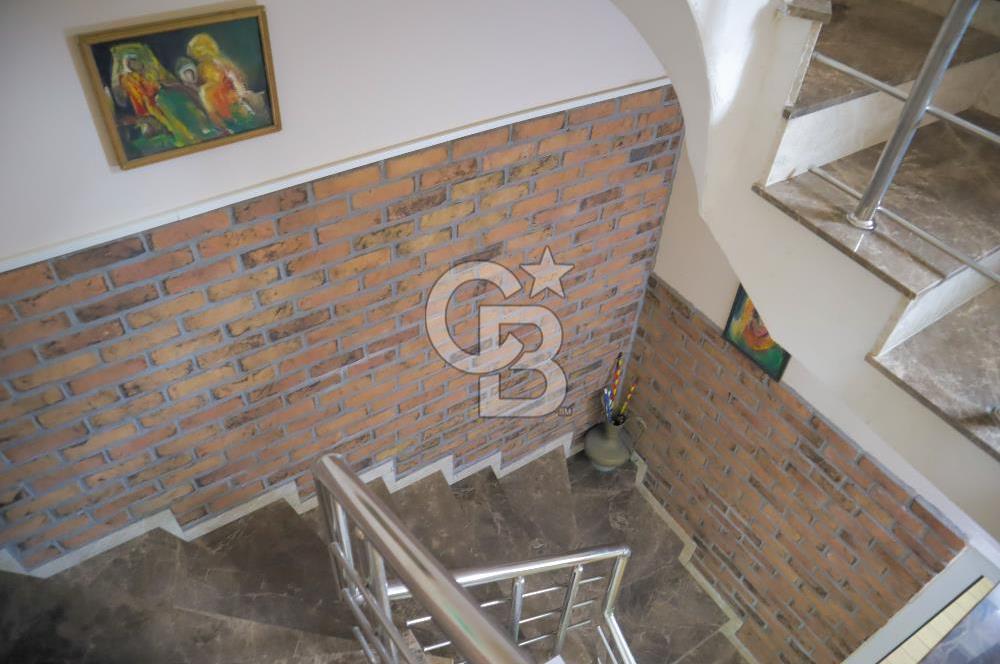 URLA İSKELE'DE DENİZ MANZARALI SATILIK BUTİK OTEL