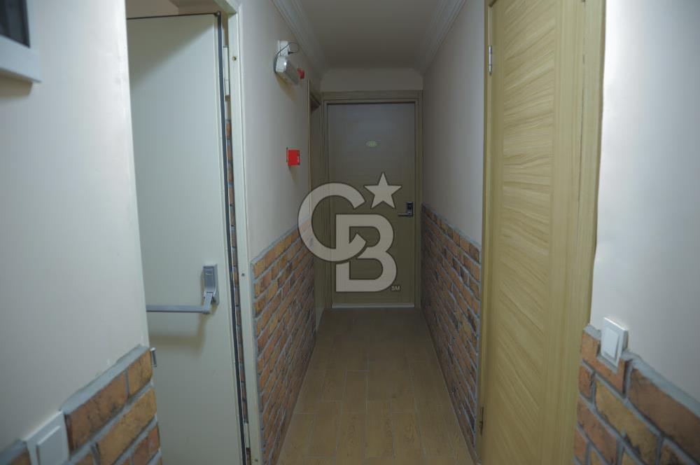 URLA İSKELE'DE DENİZ MANZARALI SATILIK BUTİK OTEL