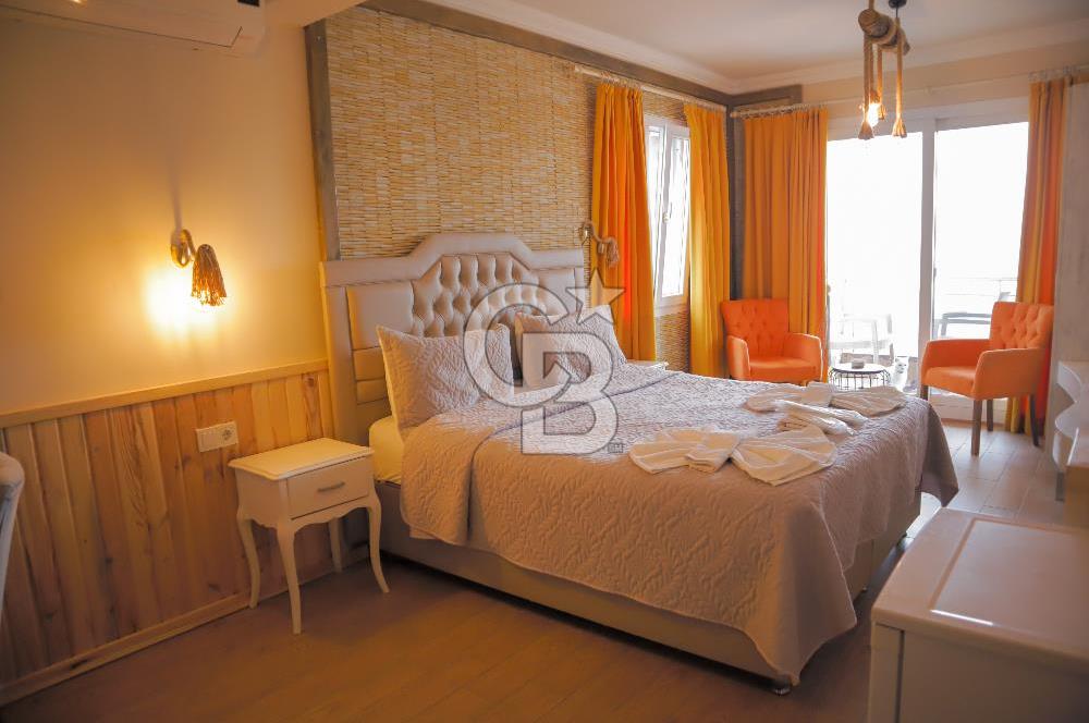URLA İSKELE'DE DENİZ MANZARALI SATILIK BUTİK OTEL