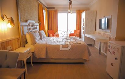 URLA İSKELE'DE DENİZ MANZARALI SATILIK BUTİK OTEL