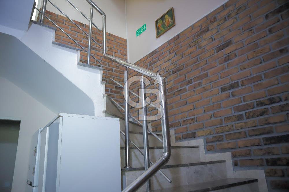 URLA İSKELE'DE DENİZ MANZARALI SATILIK BUTİK OTEL