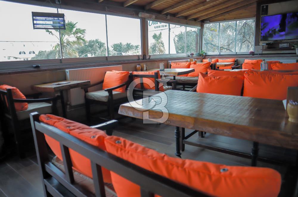 URLA İSKELE'DE DENİZ MANZARALI SATILIK BUTİK OTEL