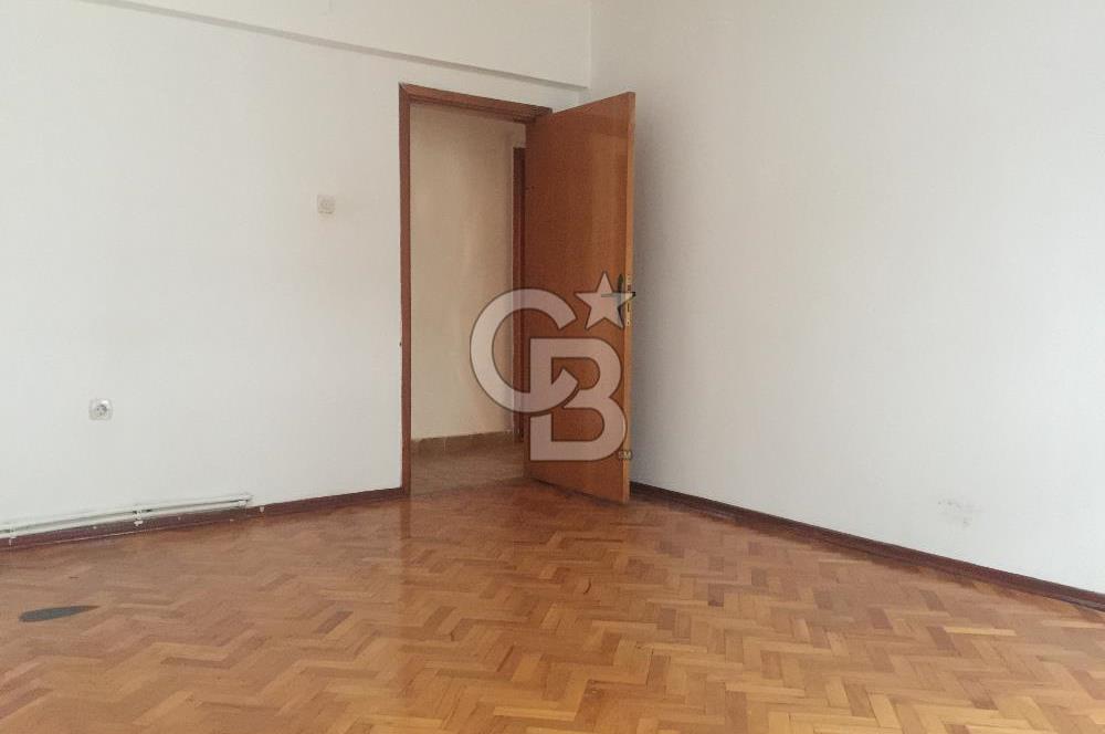 ÇANKAYA ESAT CADDESİNDE KOMBİLİ KİRALIK 3+1