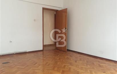 ÇANKAYA ESAT CADDESİNDE KOMBİLİ KİRALIK 3+1