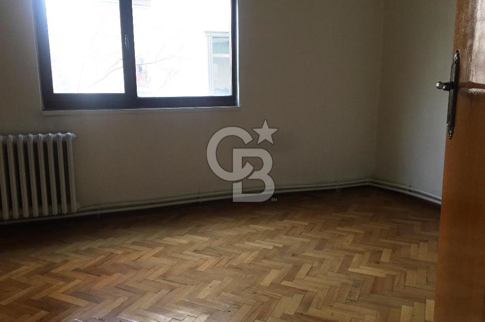 ÇANKAYA ESAT CADDESİNDE KOMBİLİ KİRALIK 3+1