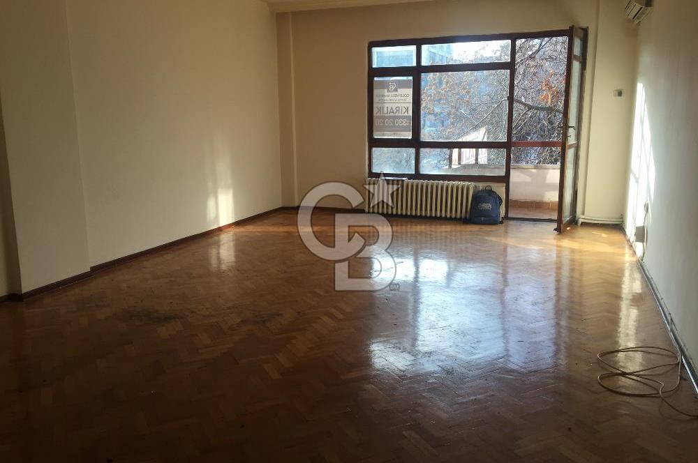 ÇANKAYA ESAT CADDESİNDE KOMBİLİ KİRALIK 3+1