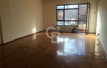 ÇANKAYA ESAT CADDESİNDE KOMBİLİ KİRALIK 3+1