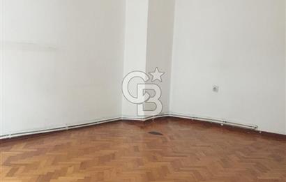 ÇANKAYA ESAT CADDESİNDE KOMBİLİ KİRALIK 3+1