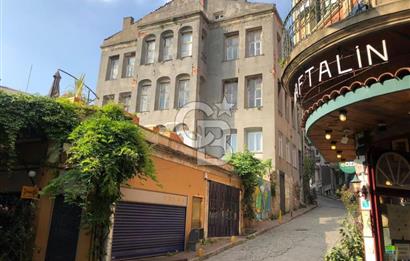 Balat’ta Deniz manzaralı Otele Uygun SATILIK Bina