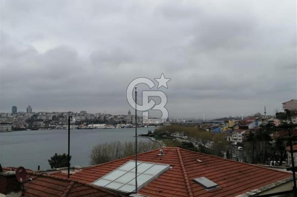 Balat’ta Deniz manzaralı Otele Uygun SATILIK Bina