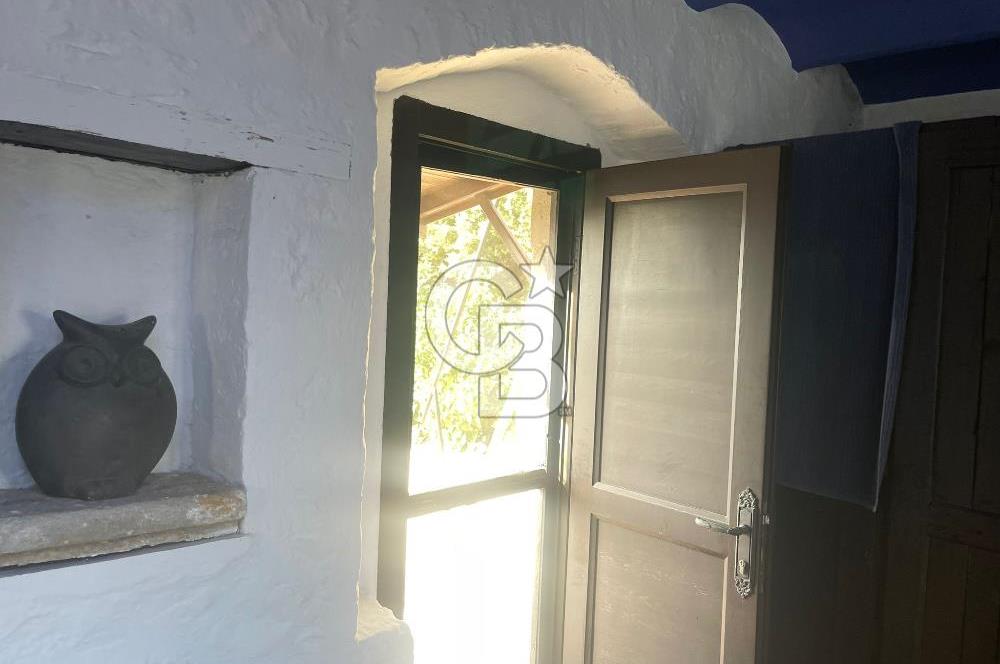 BOZCAADA'DA SATILIK TAŞ EV VE ARAZİ