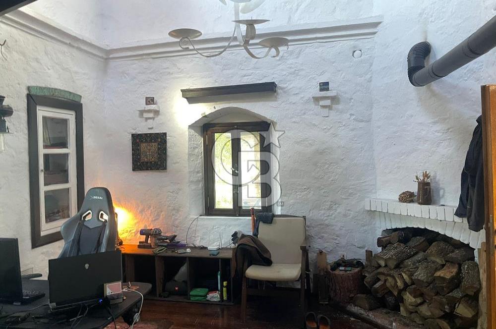 BOZCAADA'DA SATILIK TAŞ EV VE ARAZİ
