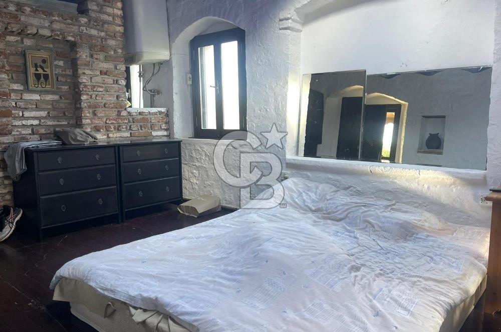 BOZCAADA'DA SATILIK TAŞ EV VE ARAZİ