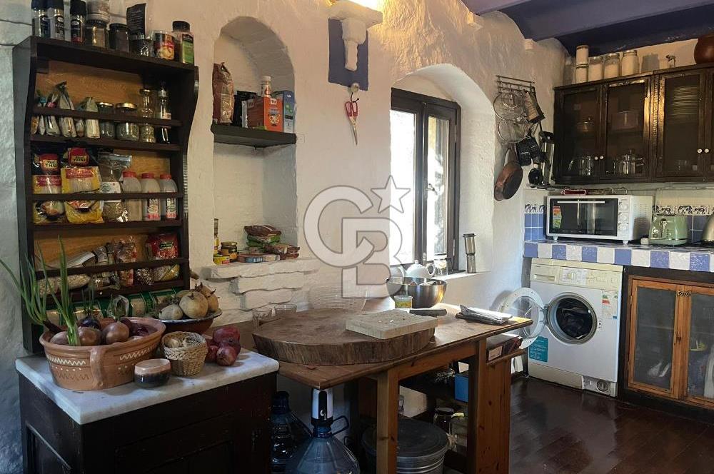 BOZCAADA'DA SATILIK TAŞ EV VE ARAZİ