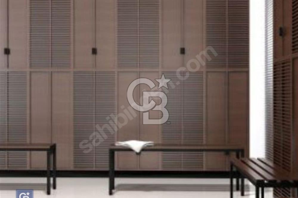 ATAŞEHİR DE SİTE İÇERİSİNDE HAVUZLU OTOPARKLI 2+1 SATILIK DAİRE