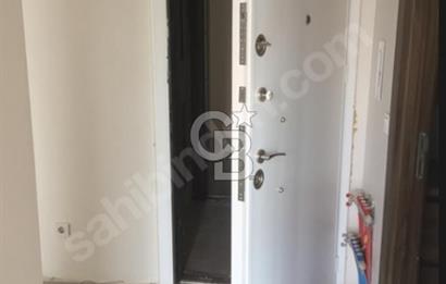 ATAŞEHİR DE SİTE İÇERİSİNDE HAVUZLU OTOPARKLI 2+1 SATILIK DAİRE