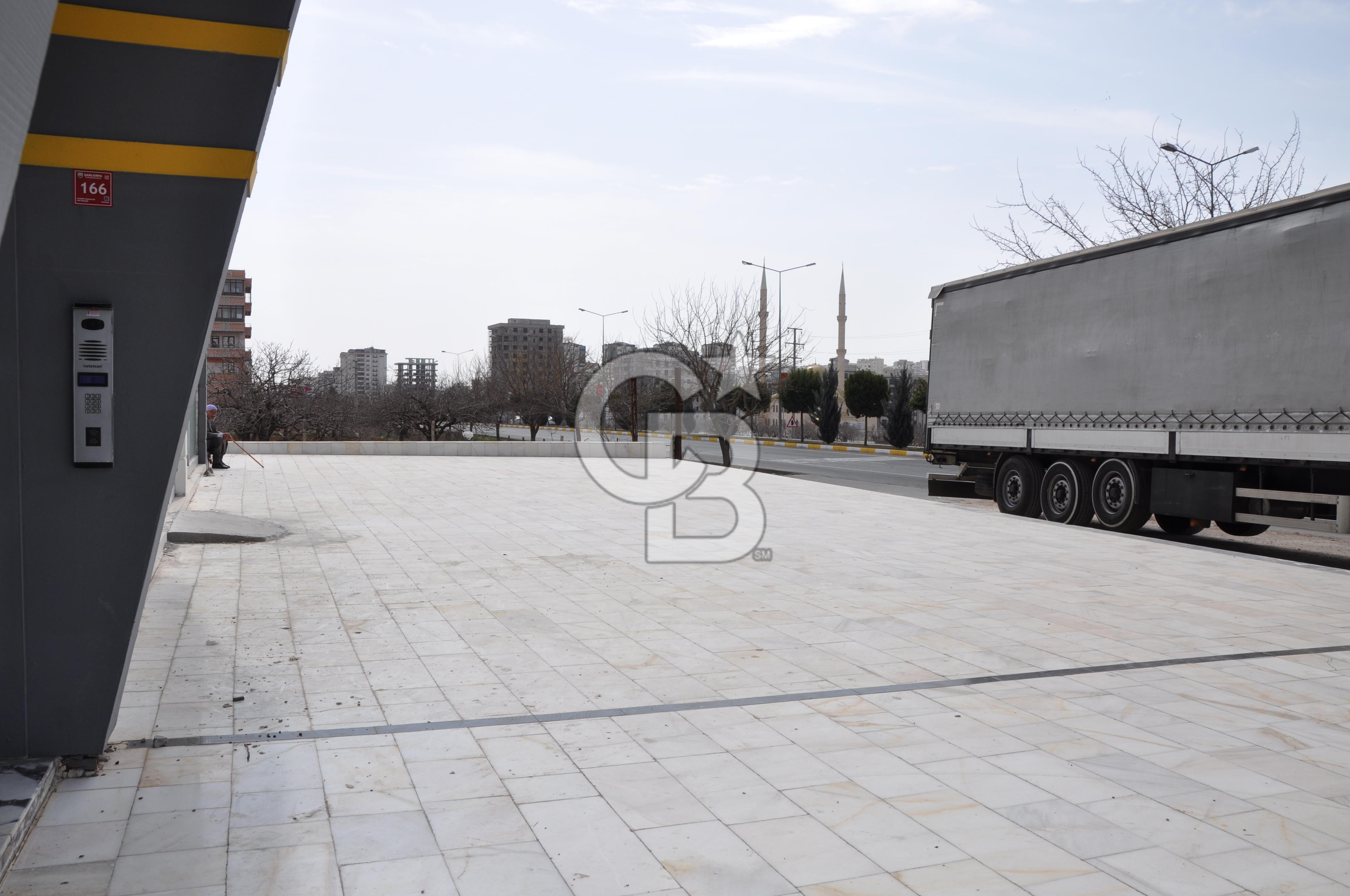 CB ACAR'DAN DİYARBAKIR YOLUNA SIFIR 2300 M² MAĞAZA