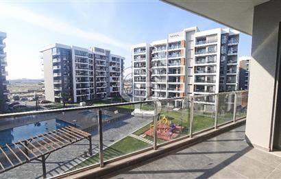 Ataşehir Modern 1 Havuz Cephe Kiralık 3+1 Hazal Muti'den