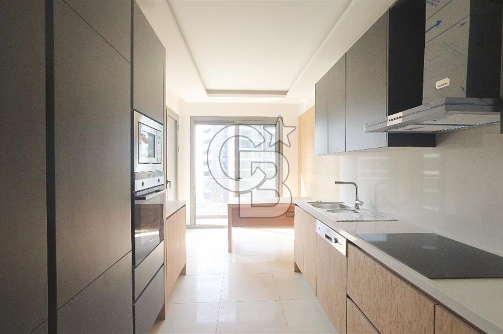 Ataşehir Modern 1 Havuz Cephe Kiralık 3+1 Hazal Muti'den