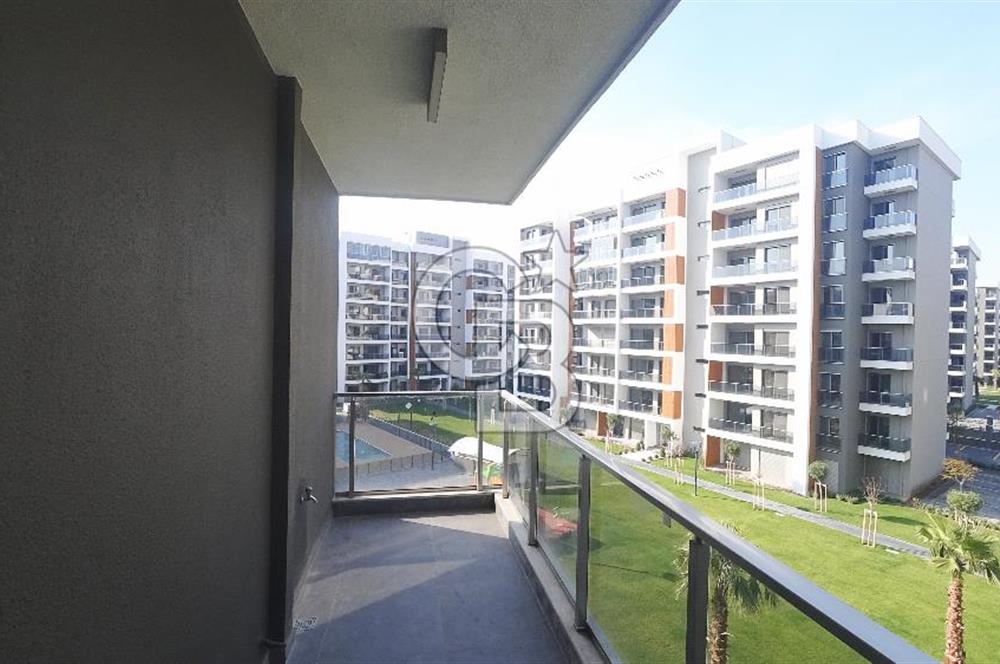 Ataşehir Modern 1 Havuz Cephe Kiralık 3+1 Hazal Muti'den