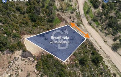 Karaburun Eğlenhoca Gölet Yolunda Resmi Yola Cepheli Tarla