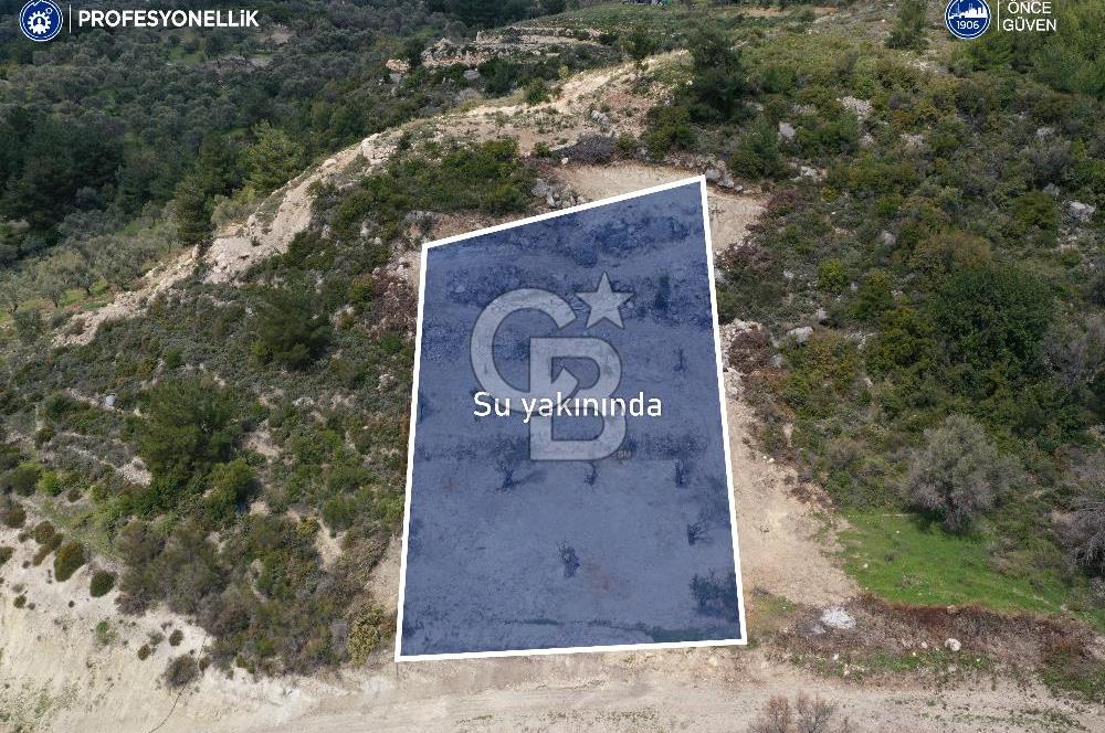 Karaburun Eğlenhoca Gölet Yolunda Resmi Yola Cepheli Tarla