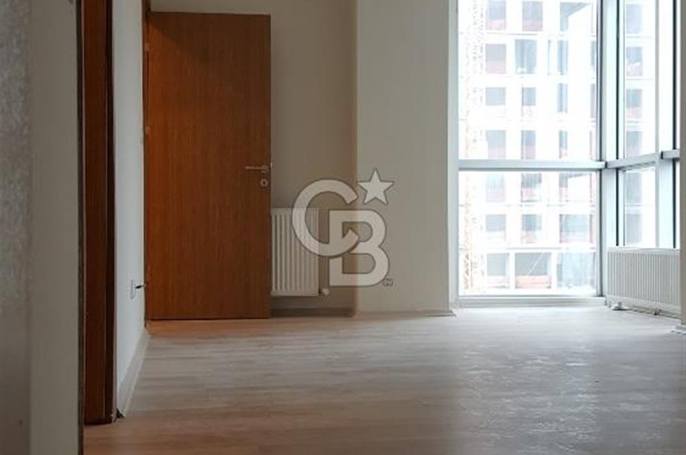 FİNANS MERKEZİ / ŞERİFALİ / ELALMIŞ-GÜVENLİK/K.OTOPARK/BAHÇE -8 YAŞINDA SİTE İÇİ -3+1/143m²