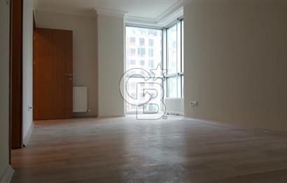 FİNANS MERKEZİ / ŞERİFALİ / ELALMIŞ-GÜVENLİK/K.OTOPARK/BAHÇE -8 YAŞINDA SİTE İÇİ -3+1/143m²