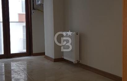 FİNANS MERKEZİ / ŞERİFALİ / ELALMIŞ-GÜVENLİK/K.OTOPARK/BAHÇE -8 YAŞINDA SİTE İÇİ -3+1/143m²